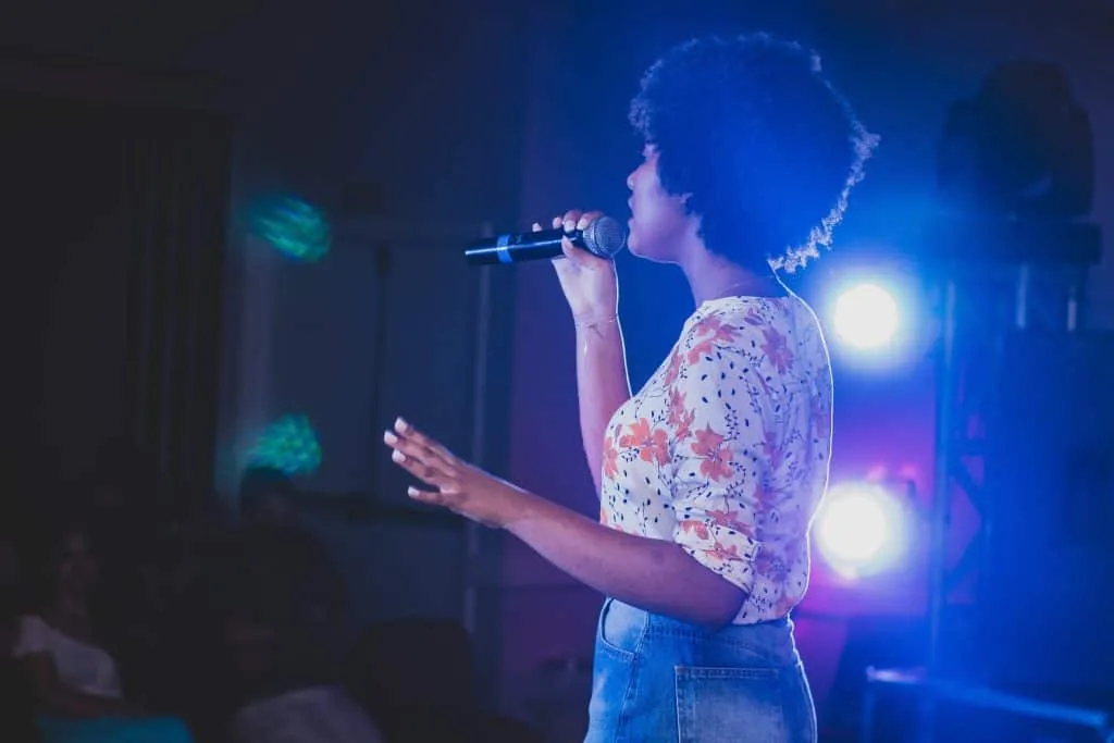 What Kind of Wireless Microphone is Best for Karaoke?