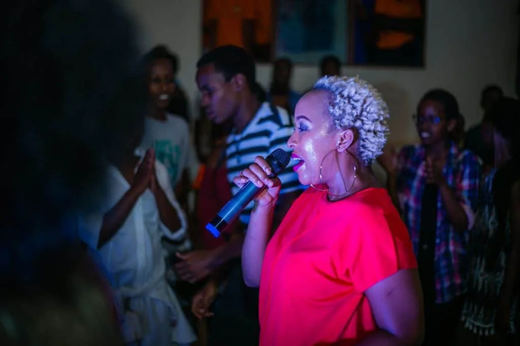 What Kind of Wireless Microphone is Best for Karaoke?