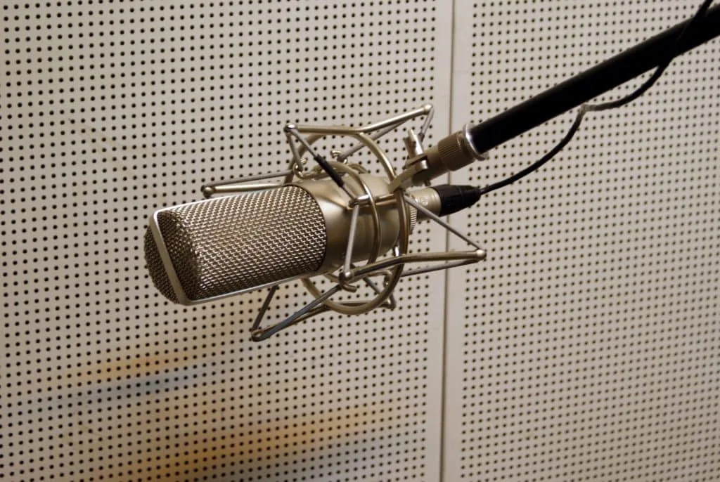 4 Types of Microphones that Require Phantom Power