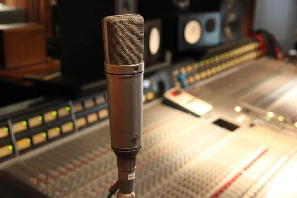 4 Types of Microphones that Require Phantom Power