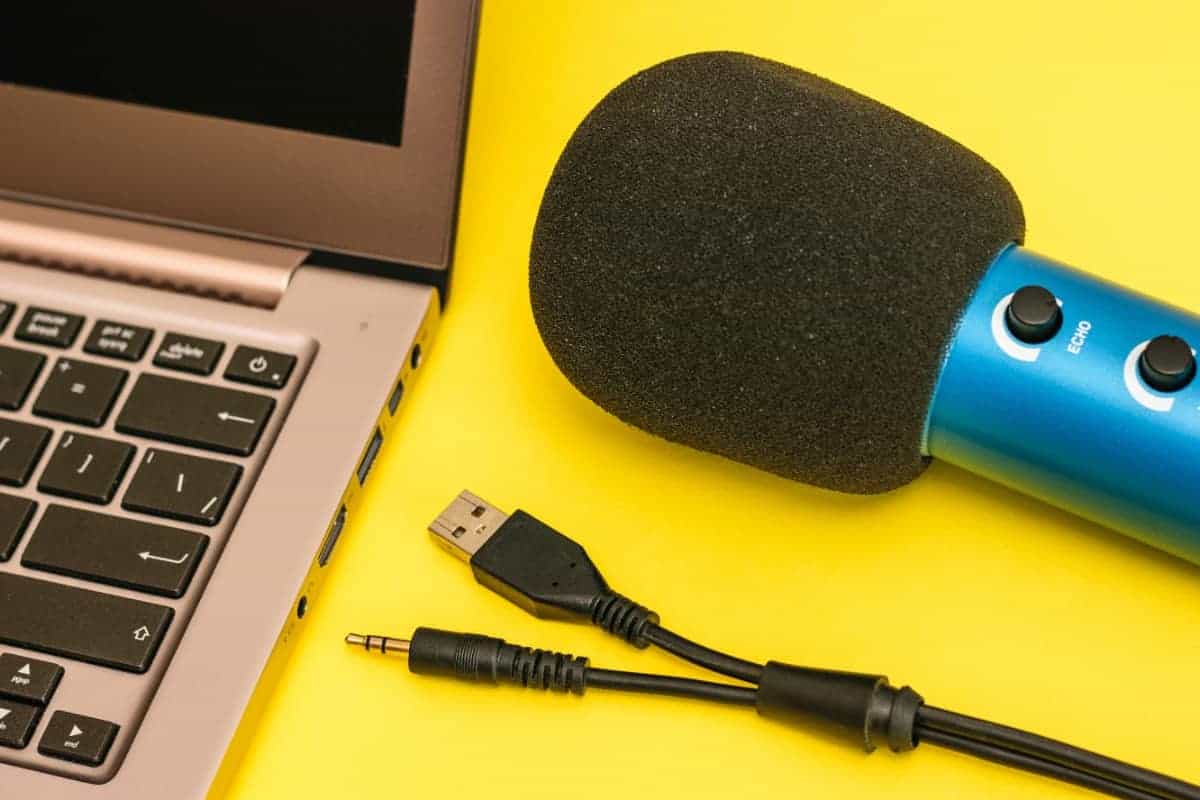 How to Connect Microphone to Laptop Shout4Music