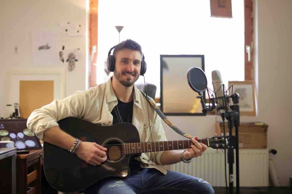 The Best Type of Microphone for Recording Acoustic Instruments